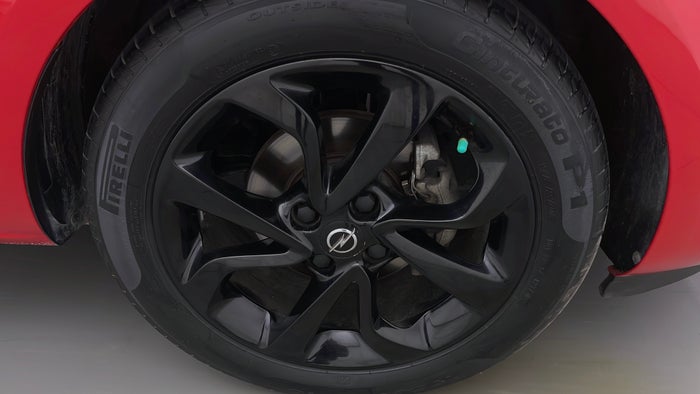 OPEL CORSA-Alloy Wheel RHS Front Scratch