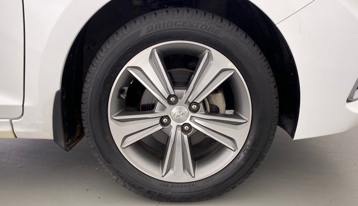 2018 Hyundai Verna 1.6 SX VTVT, Petrol, Manual, 49,112 km, Right Front Wheel