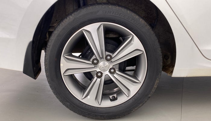 2018 Hyundai Verna 1.6 SX VTVT, Petrol, Manual, 49,112 km, Right Rear Wheel