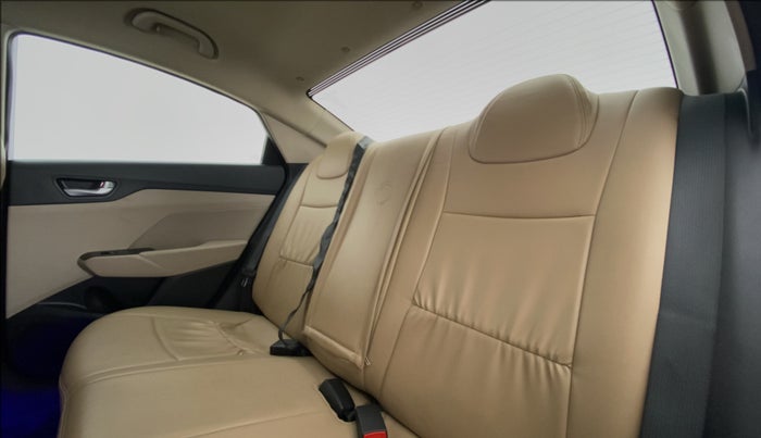 2018 Hyundai Verna 1.6 SX VTVT, Petrol, Manual, 49,112 km, Right Side Rear Door Cabin