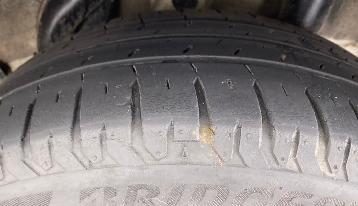 2018 Hyundai Verna 1.6 SX VTVT, Petrol, Manual, 49,112 km, Left Rear Tyre Tread