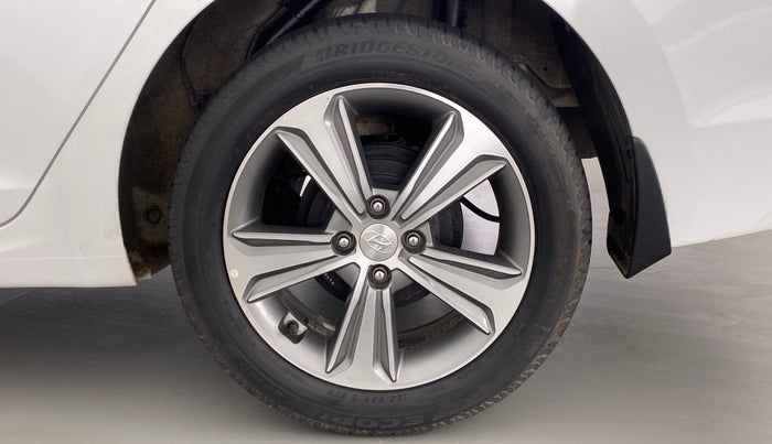 2018 Hyundai Verna 1.6 SX VTVT, Petrol, Manual, 49,112 km, Left Rear Wheel
