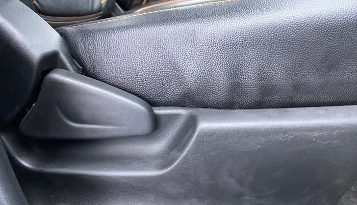2019 Datsun Redi Go T (O), Petrol, Manual, 35,706 km, Driver Side Adjustment Panel