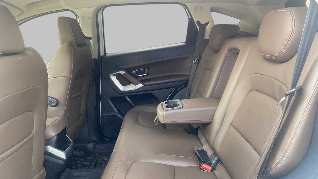 Right Side Rear Door Cabin