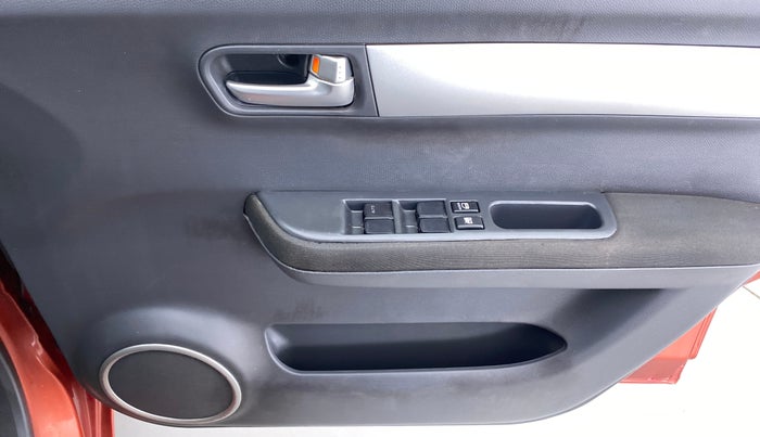 2010 Maruti Swift VXI D, Petrol, Manual, 35,865 km, Driver Side Door Panels Control