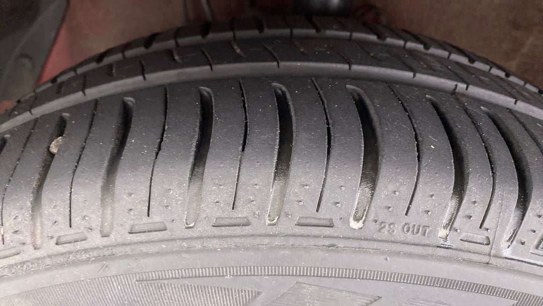 Left Front Tyre Tread