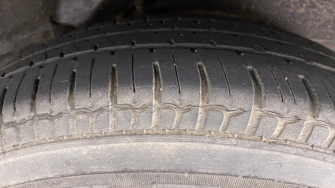 Left Rear Tyre Tread
