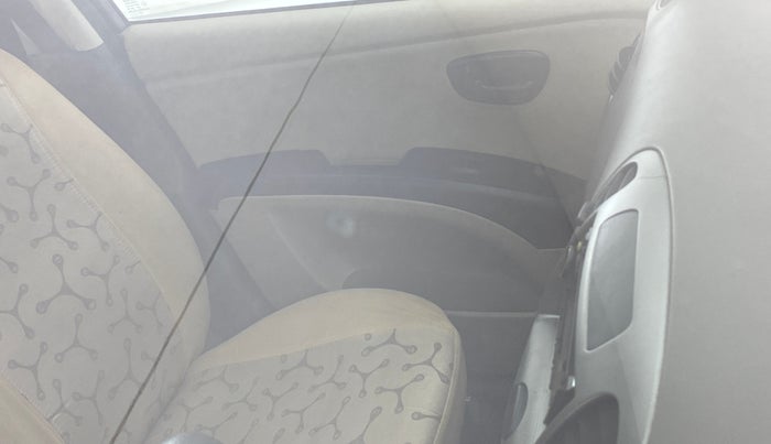 2016 Hyundai i10 MAGNA 1.1 IRDE2, Petrol, Manual, 24,754 km, Front windshield - Minor spot on windshield