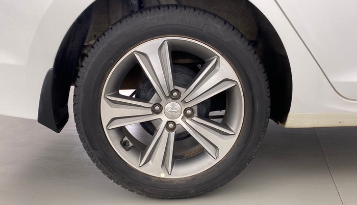 2018 Hyundai Verna 1.6 SX VTVT, Petrol, Manual, 21,486 km, Right Rear Wheel