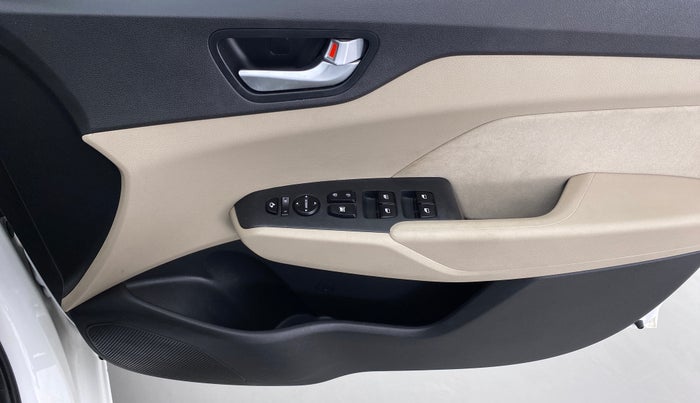 2018 Hyundai Verna 1.6 SX VTVT, Petrol, Manual, 21,486 km, Driver Side Door Panels Control