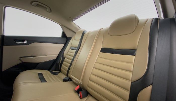 2018 Hyundai Verna 1.6 SX VTVT, Petrol, Manual, 21,486 km, Right Side Rear Door Cabin