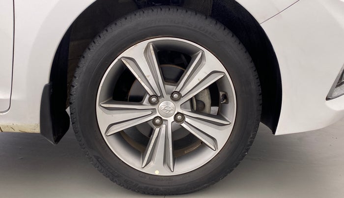 2018 Hyundai Verna 1.6 SX VTVT, Petrol, Manual, 21,486 km, Right Front Wheel