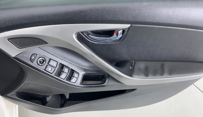 2015 Hyundai New Elantra SX 1.8 MT, Petrol, Manual, 96,832 km, Driver Side Door Panels Control