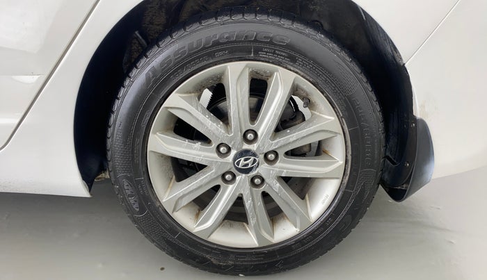 2015 Hyundai New Elantra SX 1.8 MT, Petrol, Manual, 96,832 km, Left Rear Wheel