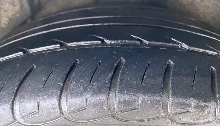 2015 Hyundai New Elantra SX 1.8 MT, Petrol, Manual, 96,832 km, Left Rear Tyre Tread