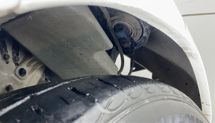 2015 Hyundai New Elantra SX 1.8 MT, Petrol, Manual, 96,832 km, Right fender - Lining missing