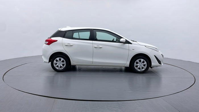 TOYOTA YARIS-Right Side View