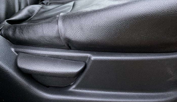 2015 Hyundai Eon ERA PLUS, Petrol, Manual, 69,255 km, Driver Side Adjustment Panel