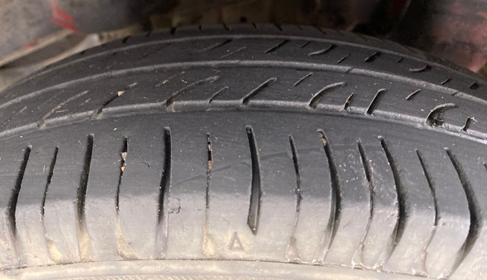 2015 Hyundai Eon ERA PLUS, Petrol, Manual, 69,255 km, Left Rear Tyre Tread