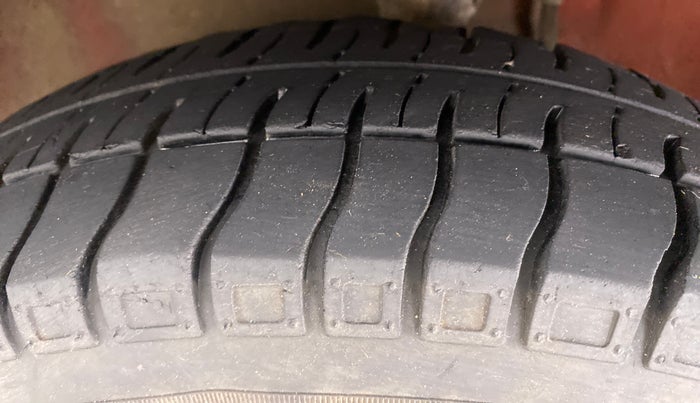 2019 Maruti Alto 800 LXI, Petrol, Manual, 24,166 km, Left Front Tyre Tread