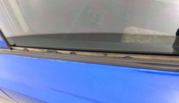 2017 Hyundai Grand i10 SPORTZ 1.2 KAPPA VTVT, Petrol, Manual, 40,558 km, Rear left door - Weather strip has minor damage
