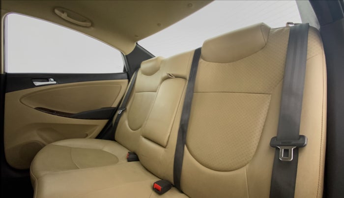 2015 Hyundai Verna FLUIDIC 1.6 SX CRDI, Diesel, Manual, 93,836 km, Right Side Rear Door Cabin