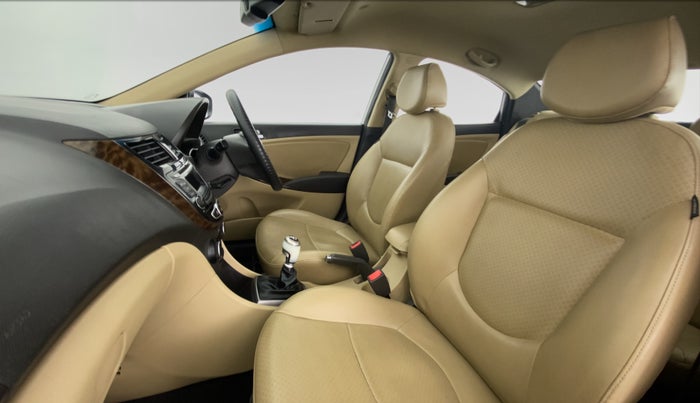 2015 Hyundai Verna FLUIDIC 1.6 SX CRDI, Diesel, Manual, 93,836 km, Right Side Front Door Cabin