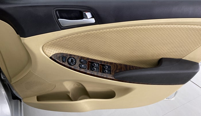 2015 Hyundai Verna FLUIDIC 1.6 SX CRDI, Diesel, Manual, 93,836 km, Driver Side Door Panels Control