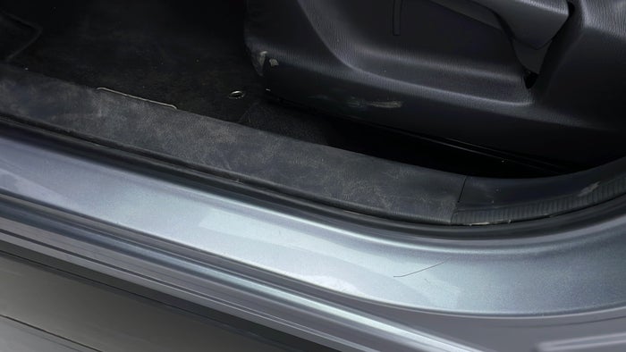 MAZDA CX 5-Running Board LHS Scratch