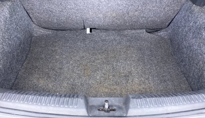 2015 Volkswagen Polo HIGHLINE1.5L DIESEL, Diesel, Manual, 90,513 km, Boot Inside