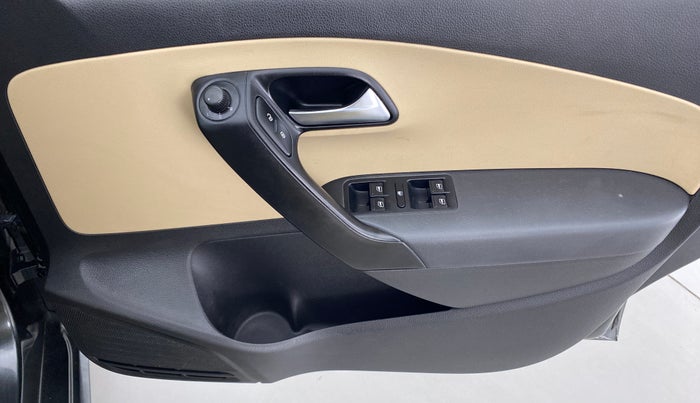 2015 Volkswagen Polo HIGHLINE1.5L DIESEL, Diesel, Manual, 90,513 km, Driver Side Door Panels Control