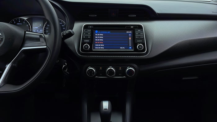 NISSAN KICKS-Center Console