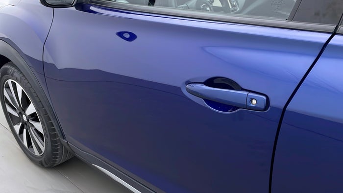 NISSAN KICKS-Door Exterior RHS Front Scratch