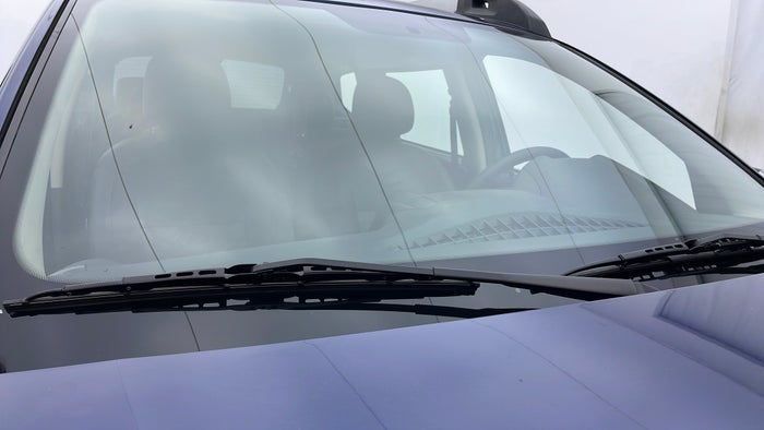 RENAULT DUSTER-Windshield Front Scratch