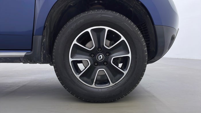RENAULT DUSTER-Right Front Tyre