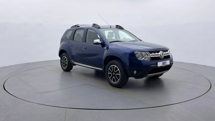 RENAULT DUSTER-Right Front Diagonal (45- Degree) View