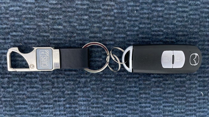 MAZDA CX 5-Key Close-up