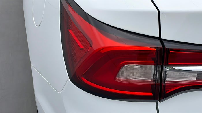 MG 5-Tail Light LHS Scratched