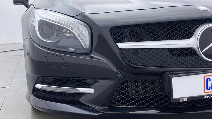 MERCEDES BENZ SL 400-Bumper Front Scratch