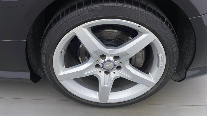 MERCEDES BENZ SL 400-Alloy Wheel LHS Rear Scratch