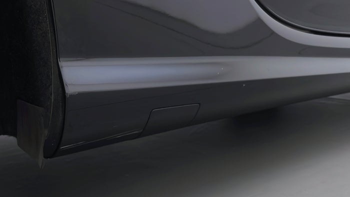MERCEDES BENZ SL 400-Running Board RHS Scratch