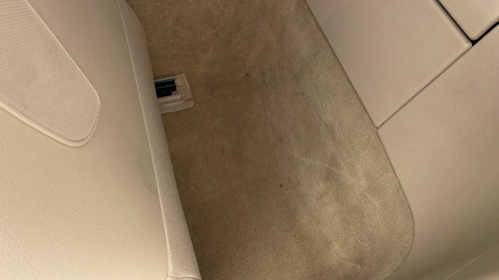 MERCEDES BENZ SL 400-Flooring 2nd Row LHS Carpet torn/damaged
