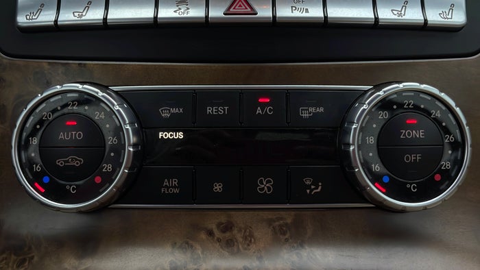 MERCEDES BENZ SL 400-Automatic Climate Control
