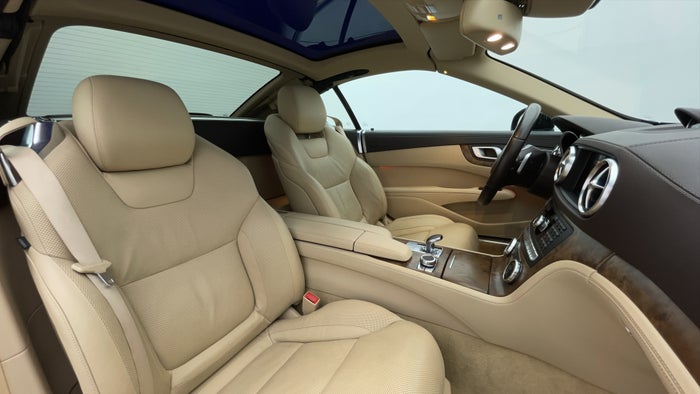 MERCEDES BENZ SL 400-Right Side Front Door Cabin View