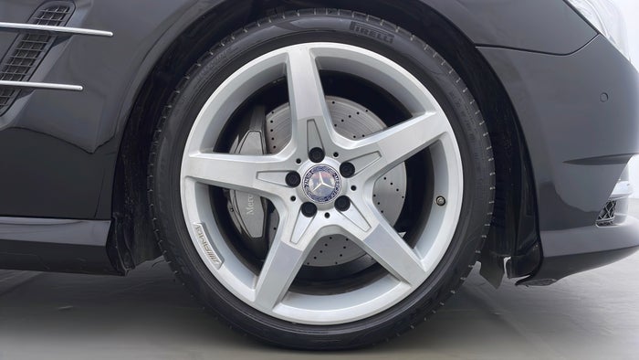 MERCEDES BENZ SL 400-Right Front Tyre