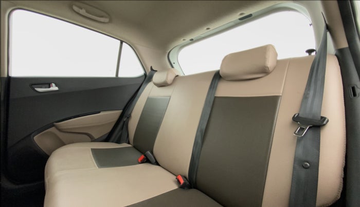 2017 Hyundai Grand i10 ASTA 1.2 KAPPA VTVT, Petrol, Manual, 16,912 km, Right Side Rear Door Cabin