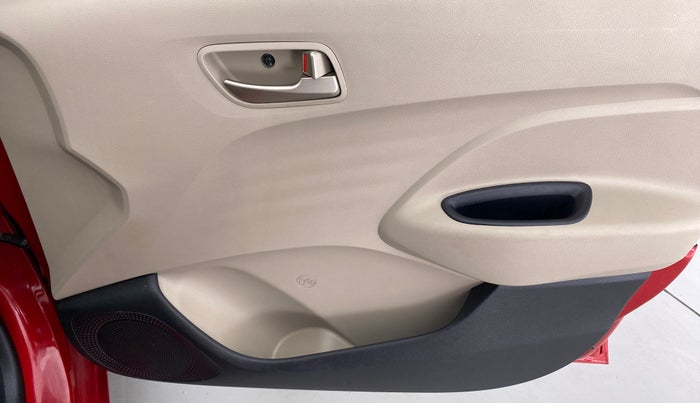 2019 Hyundai NEW SANTRO 1.1 MAGNA MT, Petrol, Manual, 7,063 km, Driver Side Door Panels Control