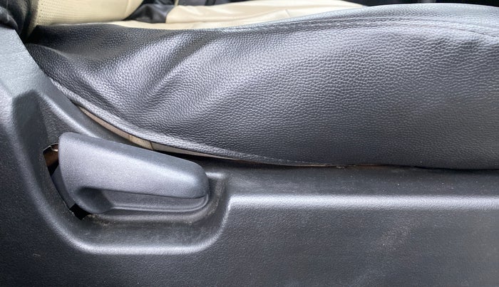 2016 Maruti Wagon R 1.0 VXI AMT, Petrol, Automatic, 55,421 km, Driver Side Adjustment Panel