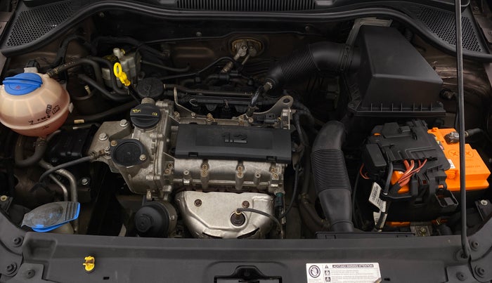 2017 Volkswagen Ameo HIGHLINE  PLUS 1.2, Petrol, Manual, 52,976 km, Open Bonet