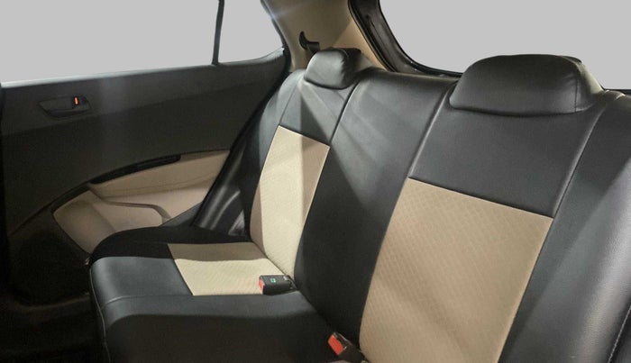 2018 Hyundai Grand i10 MAGNA 1.2 VTVT, CNG, Manual, 54,884 km, Right Side Rear Door Cabin